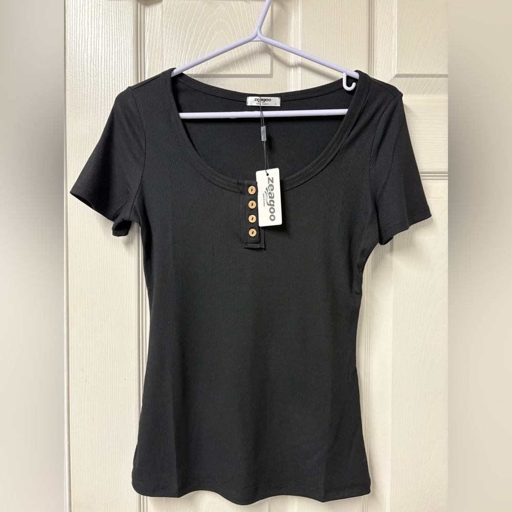 Zeagoo Women's Black Short Sleeve Top with Button Detail